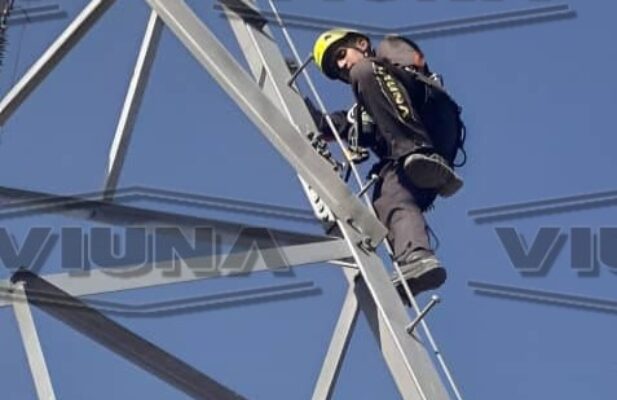 خدمات تخصصی کار در ارتفاع ویونا,شستشوی نما,پیچ و رولپلاک