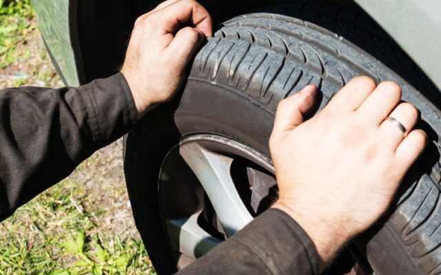 عمر مفید لاستیک خودرو چقدر است و از کجا بفهمیم باید تعویضش کنیم؟
