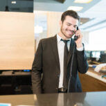 استخدام کارمند پذیرش