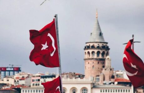 مهاجرت و شروع زندگی در ترکیه؛ از استانبول تا ازمیر