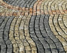 ارائه سنگ های کوبیک و ورقه ای در رنگهای متنوع باضمانت کیفیت