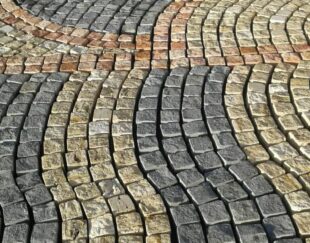 ارائه سنگ های کوبیک و ورقه ای در رنگهای متنوع باضمانت کیفیت