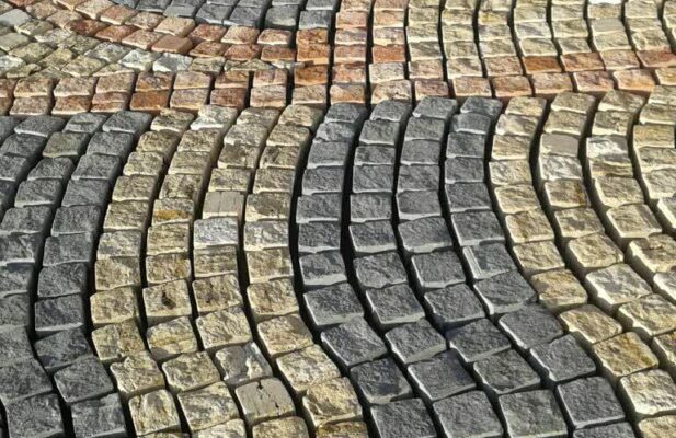 ارائه سنگ های کوبیک و ورقه ای در رنگهای متنوع باضمانت کیفیت