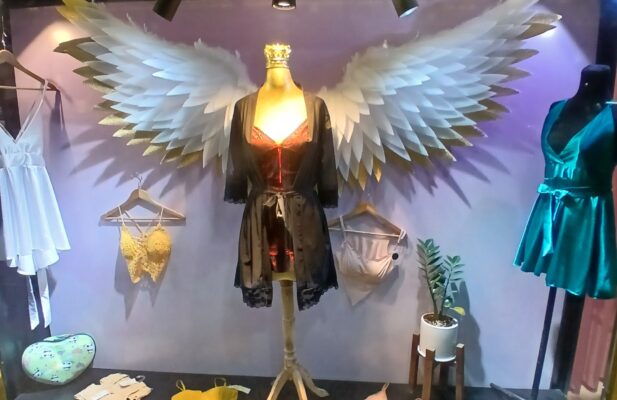 واگذاری مغازه لباس زیر با کلیه اجناس