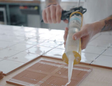 معرفی انواع، کاربردها و راهنمای انتخاب و نصب تخصصی چسب کاشی و سرامیک