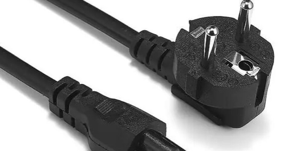 چرا تمایز بین کابل‌های پاور، UPS و بک تو بک برای هر کسب و کاری حیاتی است؟