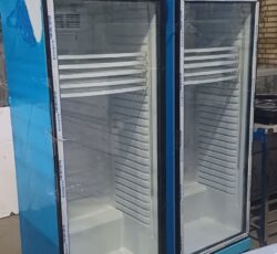یخچال استیل قلبی تپنده برای آشپزخانه‌ی حرفه‌ای شما