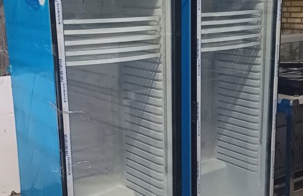 یخچال استیل قلبی تپنده برای آشپزخانه‌ی حرفه‌ای شما